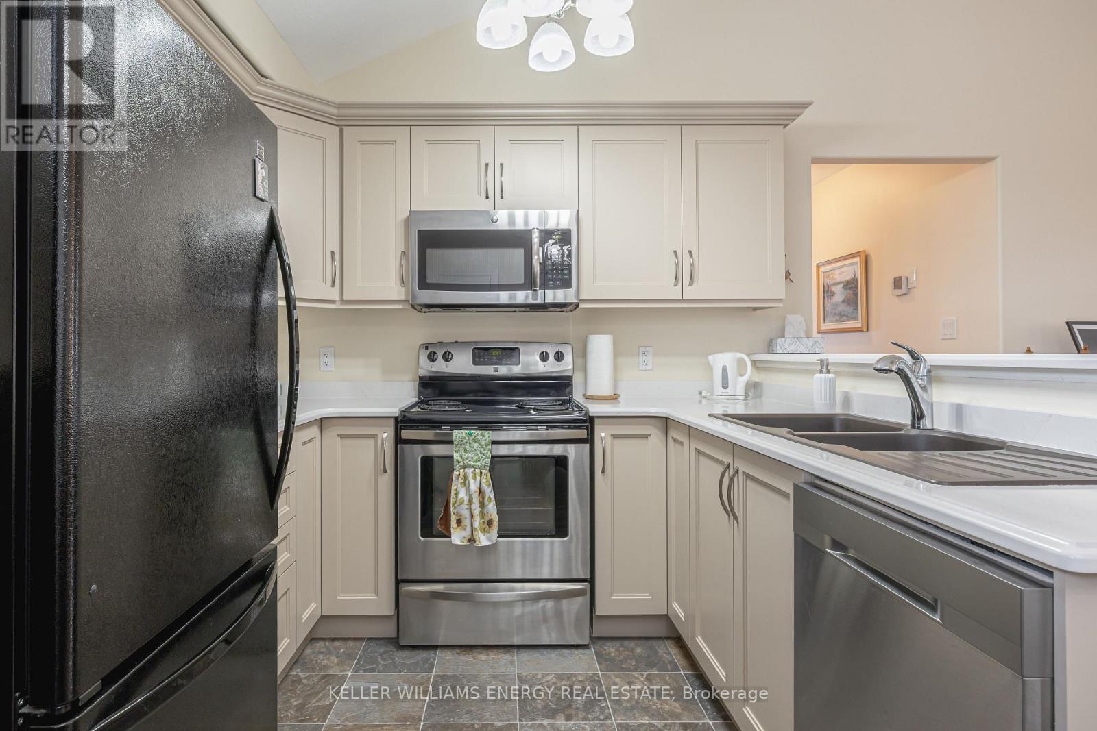 46 Beall Street, Kawartha Lakes, Ontario  K9V 6J6 - Photo 12 - X12928988