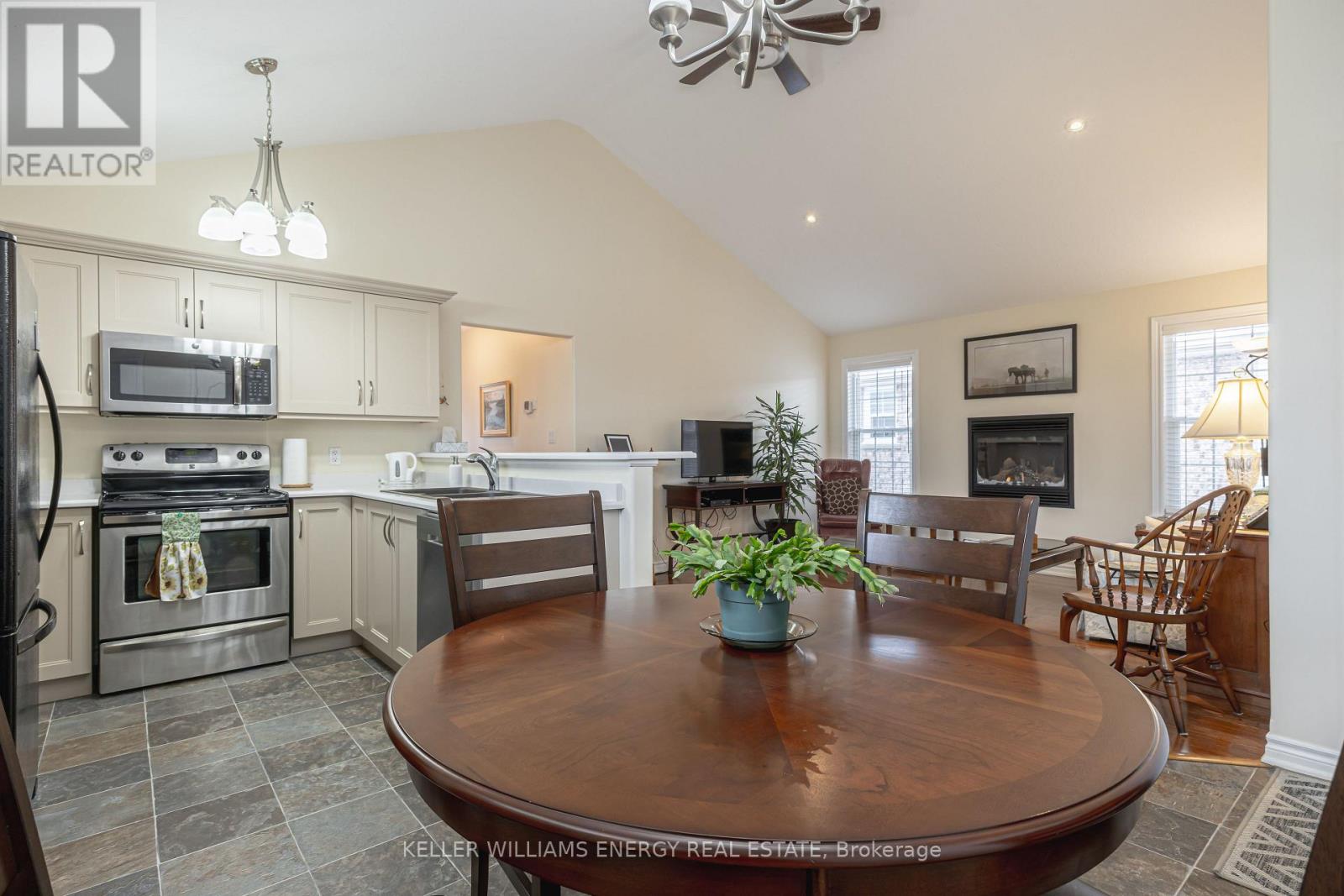 46 Beall Street, Kawartha Lakes, Ontario  K9V 6J6 - Photo 11 - X12928988