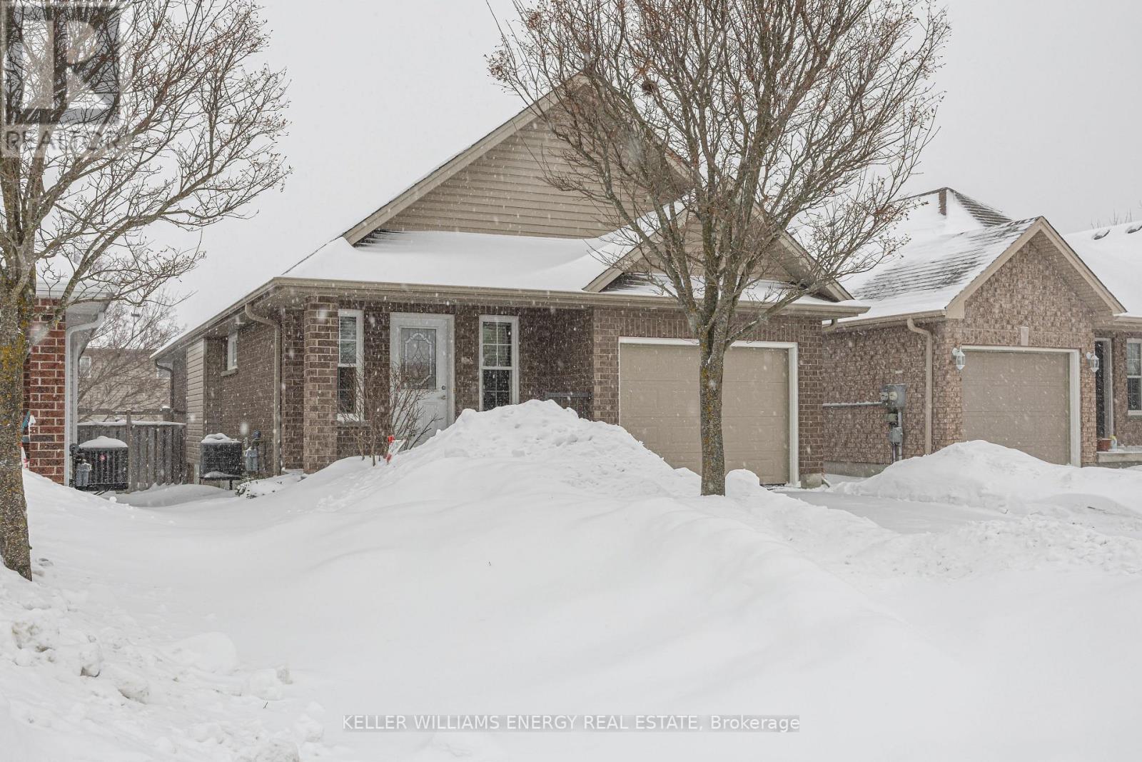 46 Beall Street, Kawartha Lakes, Ontario  K9V 6J6 - Photo 4 - X12928988