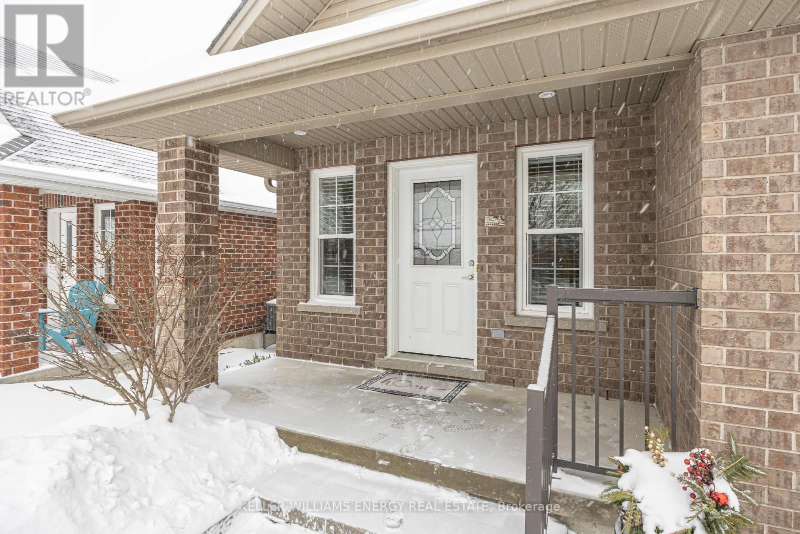 46 Beall Street, Kawartha Lakes, Ontario  K9V 6J6 - Photo 5 - X12928988