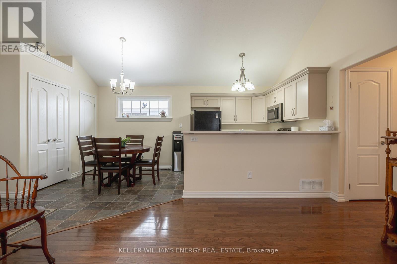 46 Beall Street, Kawartha Lakes, Ontario  K9V 6J6 - Photo 9 - X12928988