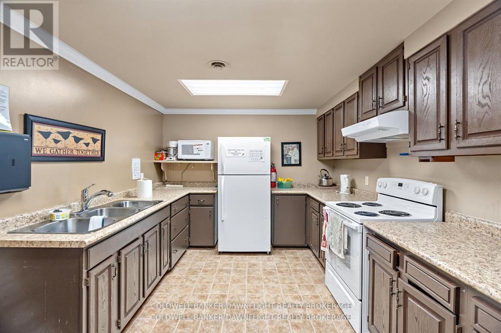 12 Redford Drive, South Huron, Ontario  N0M 1S3 - Photo 37 - X12602736