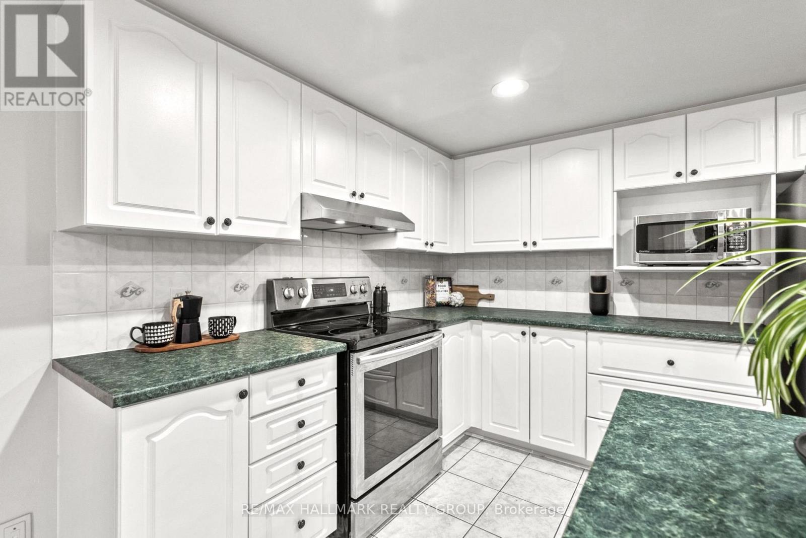 18 Irish Rose Crescent, Ottawa, Ontario  K2J 4T7 - Photo 11 - X12946148