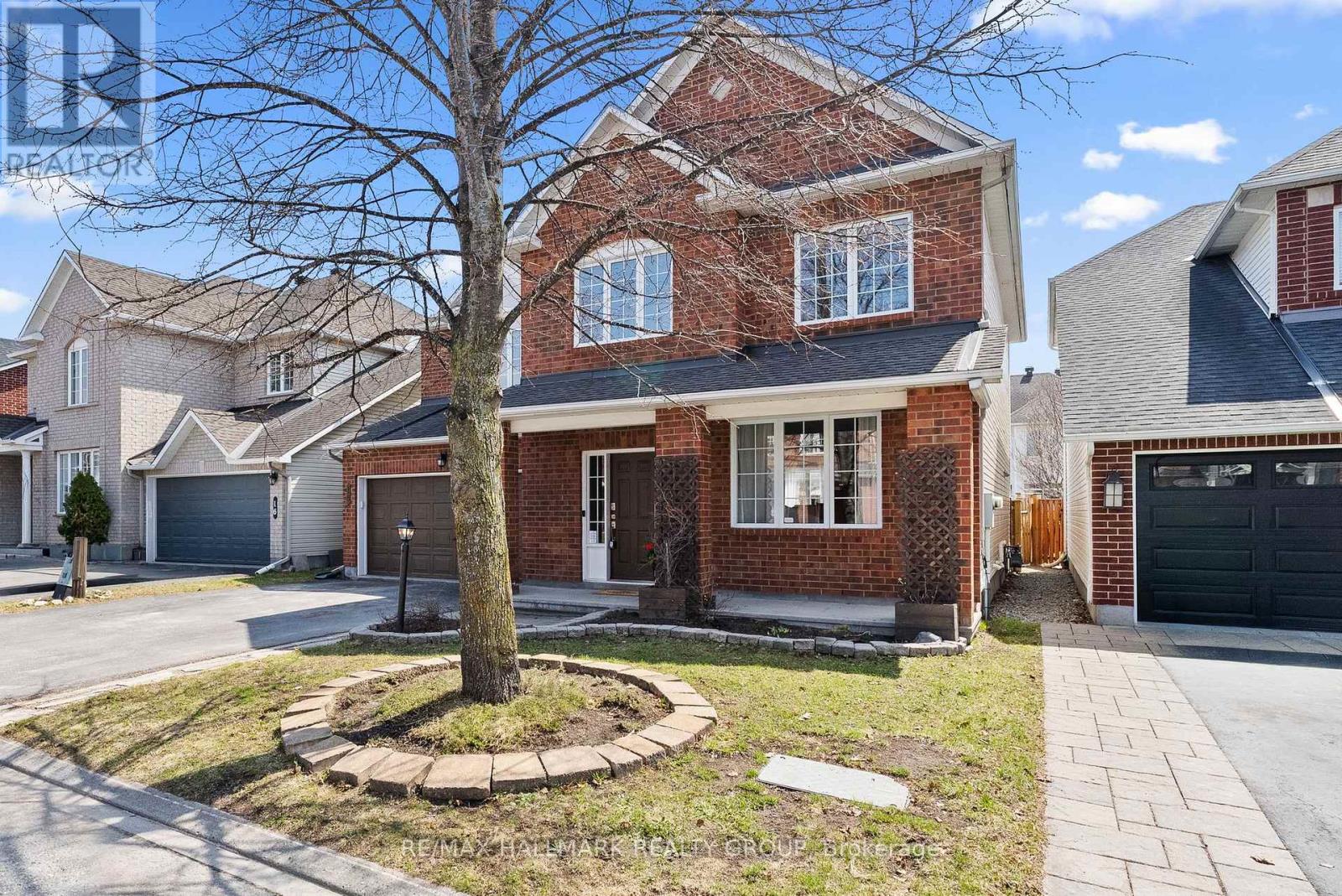 18 Irish Rose Crescent, Ottawa, Ontario  K2J 4T7 - Photo 3 - X12946148