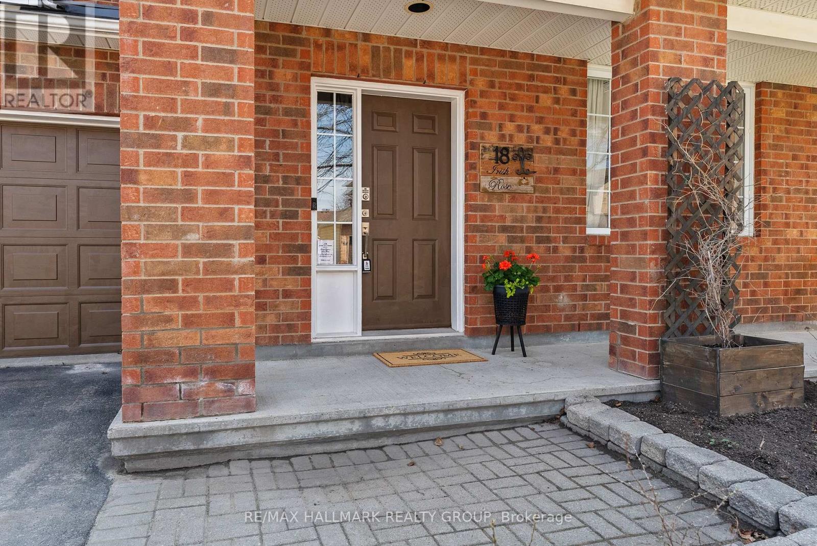 18 Irish Rose Crescent, Ottawa, Ontario  K2J 4T7 - Photo 5 - X12946148