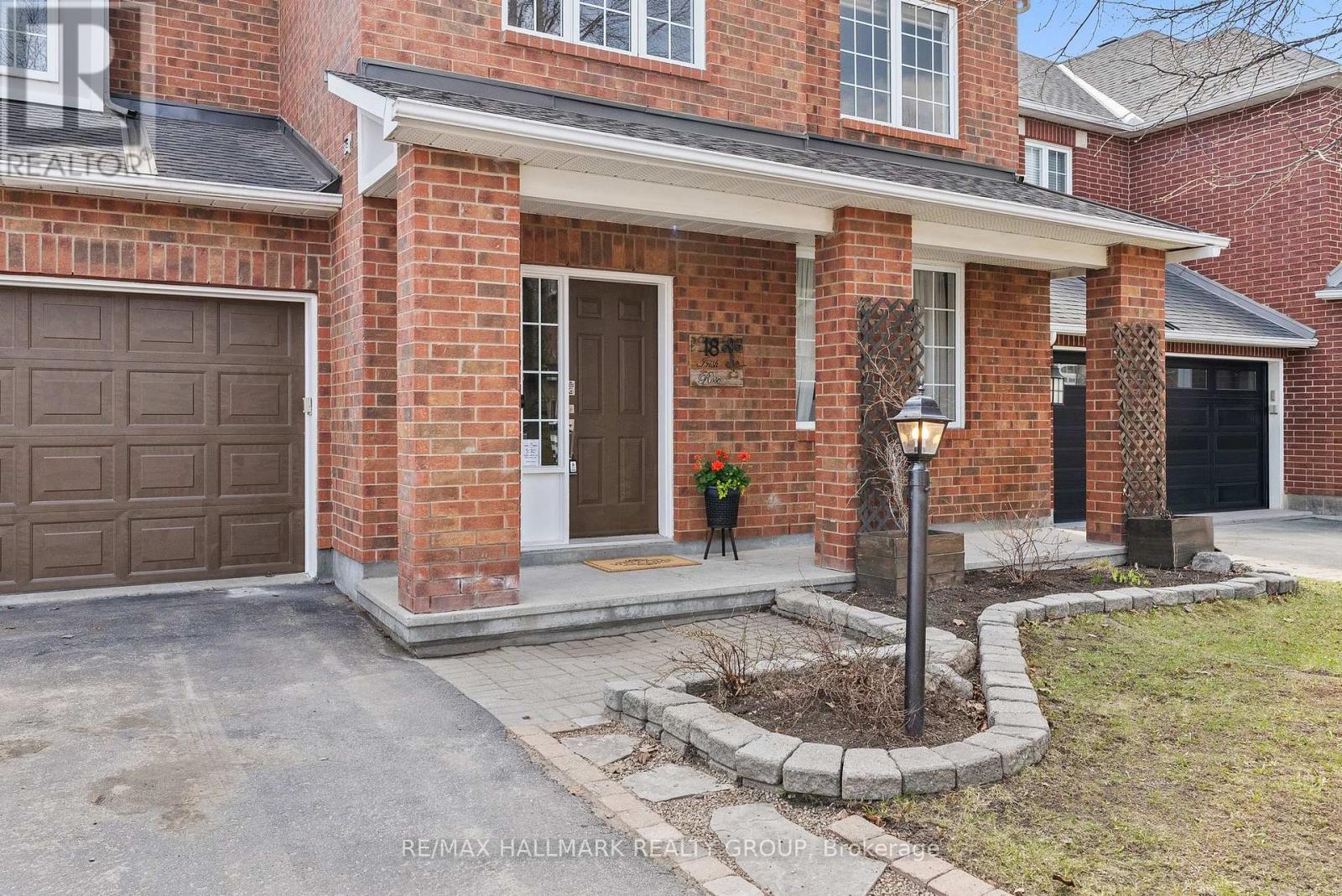 18 Irish Rose Crescent, Ottawa, Ontario  K2J 4T7 - Photo 4 - X12946148