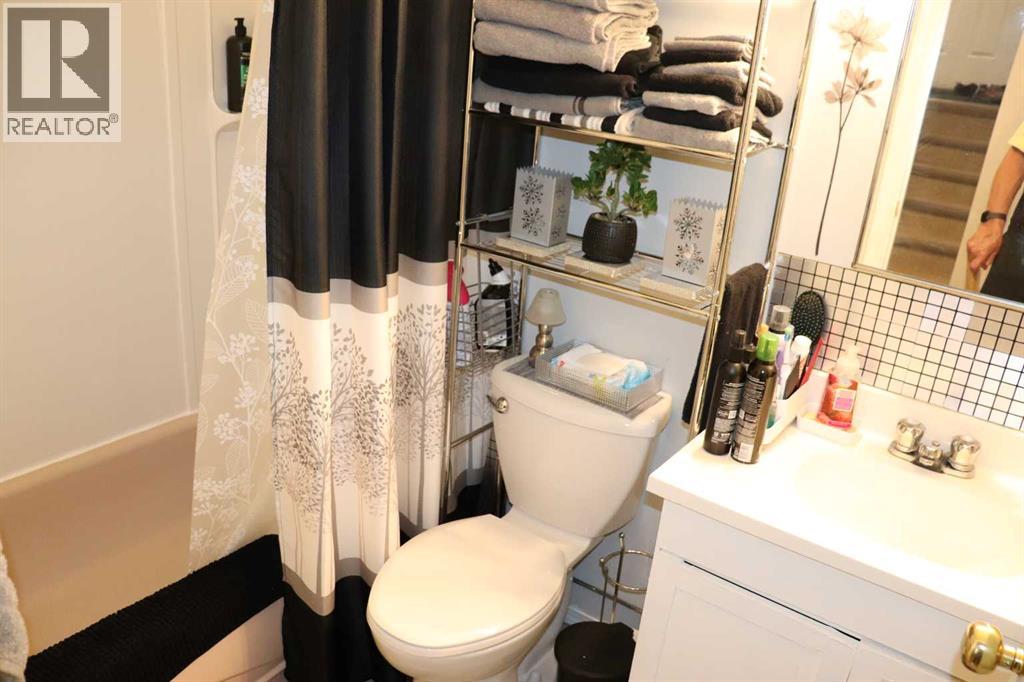 5115-5117-5119-5121 5 Avenue, Edson, Alberta  T7E 1V5 - Photo 11 - A2264110