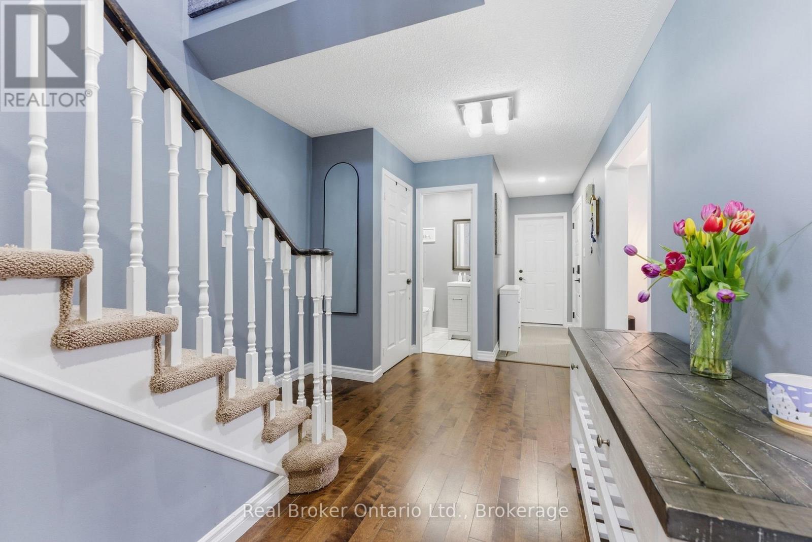 635 Amelia Crescent, Burlington, Ontario  L7L 6E6 - Photo 11 - W13034076