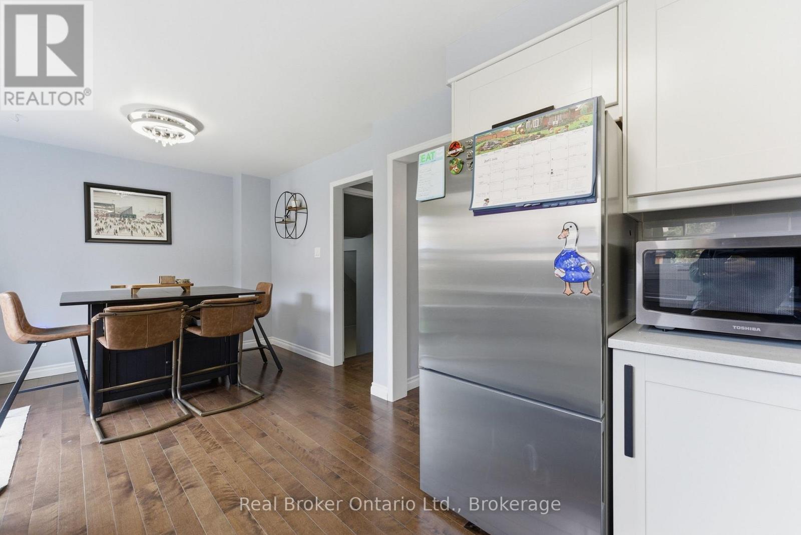 635 Amelia Crescent, Burlington, Ontario  L7L 6E6 - Photo 16 - W13034076