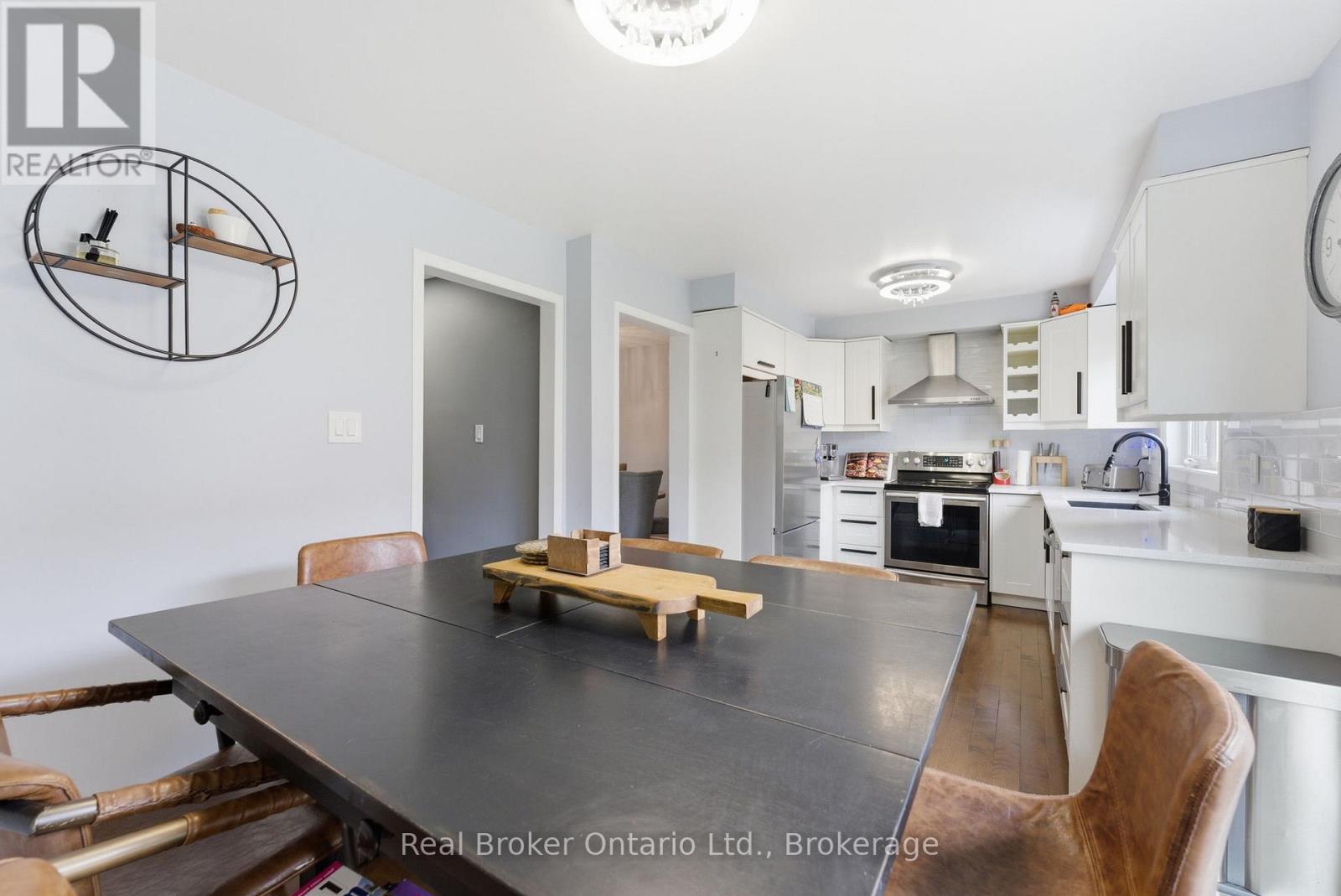 635 Amelia Crescent, Burlington, Ontario  L7L 6E6 - Photo 18 - W13034076