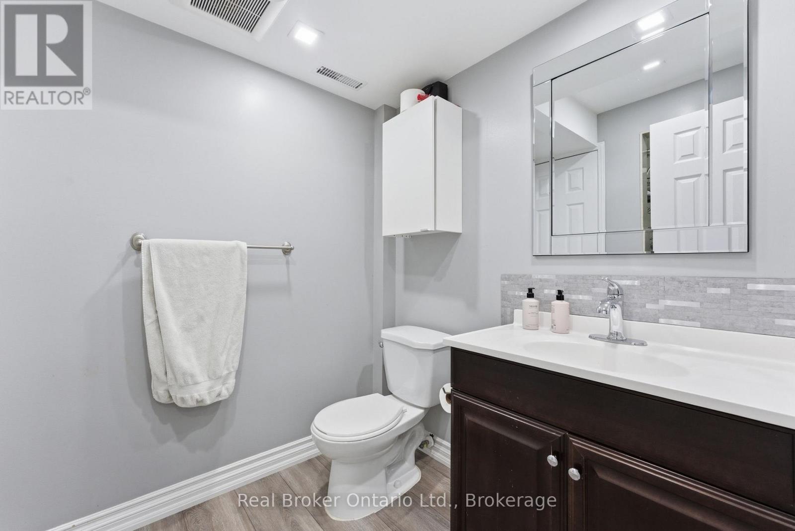 635 Amelia Crescent, Burlington, Ontario  L7L 6E6 - Photo 27 - W13034076