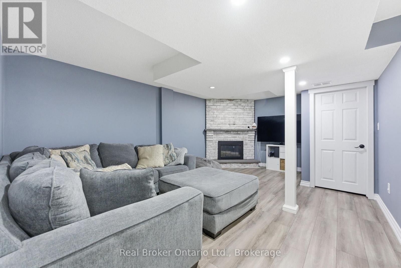 635 Amelia Crescent, Burlington, Ontario  L7L 6E6 - Photo 30 - W13034076