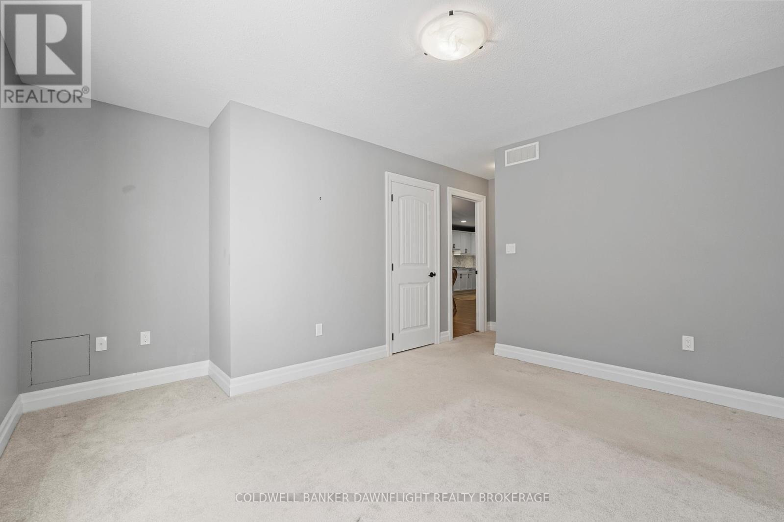 94 Redford Drive, South Huron, Ontario  N0M 1S3 - Photo 12 - X12792896