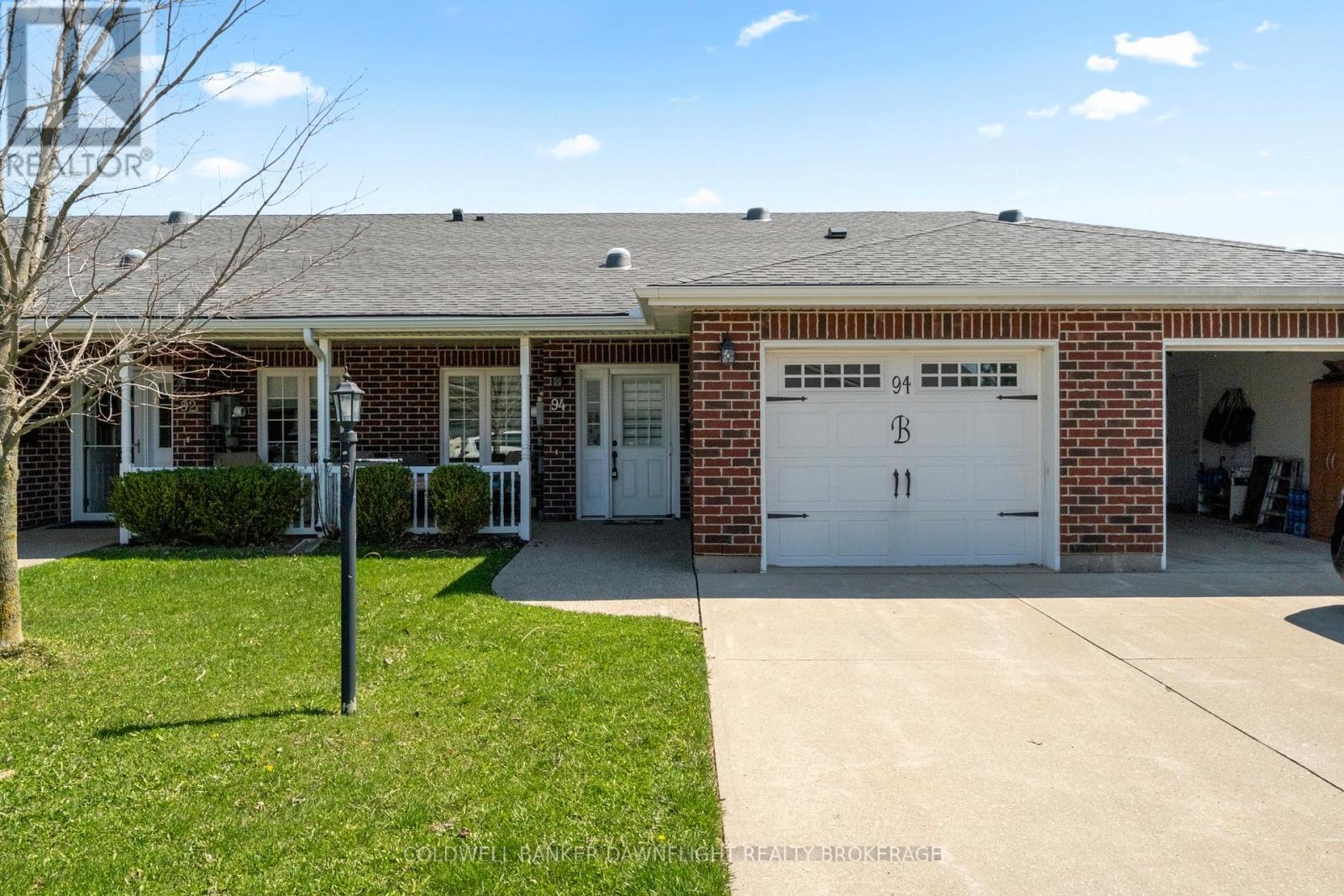 94 Redford Drive, South Huron, Ontario  N0M 1S3 - Photo 1 - X12792896