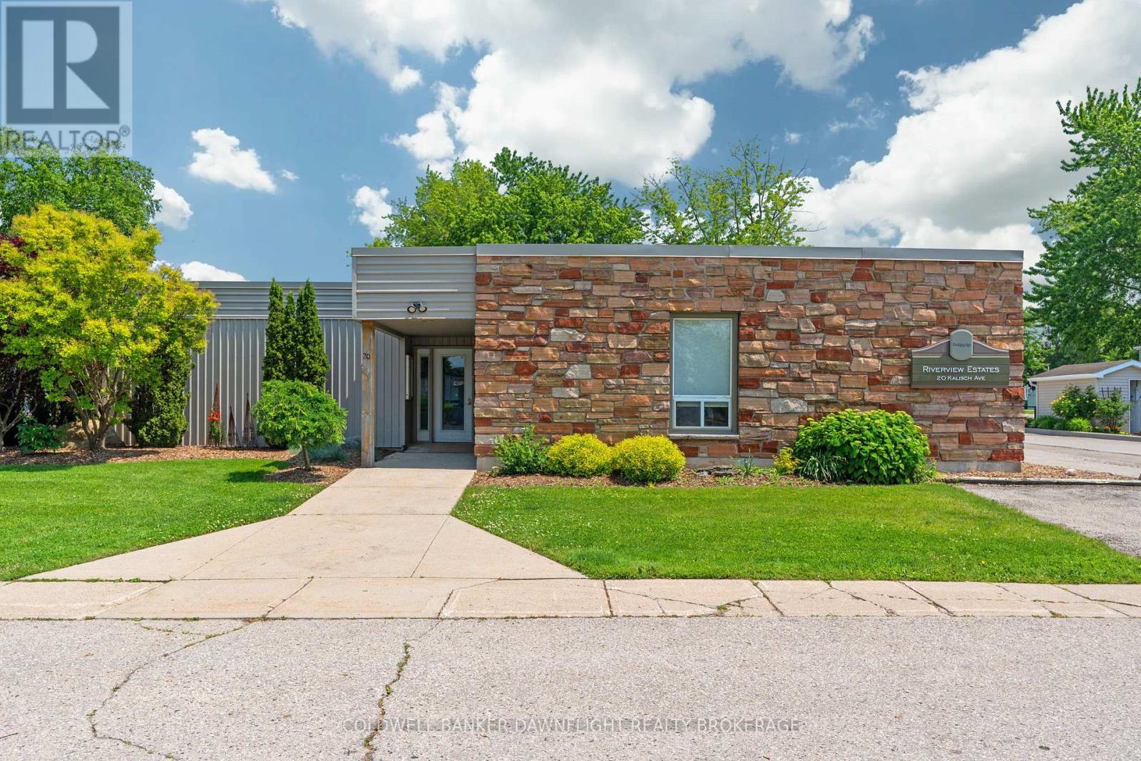 94 Redford Drive, South Huron, Ontario  N0M 1S3 - Photo 30 - X12792896