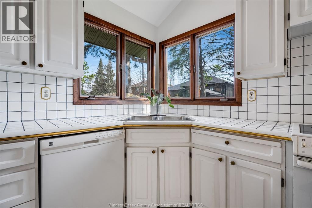3770 Huntington, Windsor, Ontario  N9E 3W8 - Photo 14 - 26008954