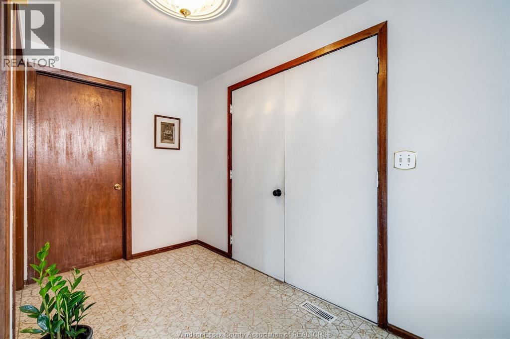3770 Huntington, Windsor, Ontario  N9E 3W8 - Photo 4 - 26008954