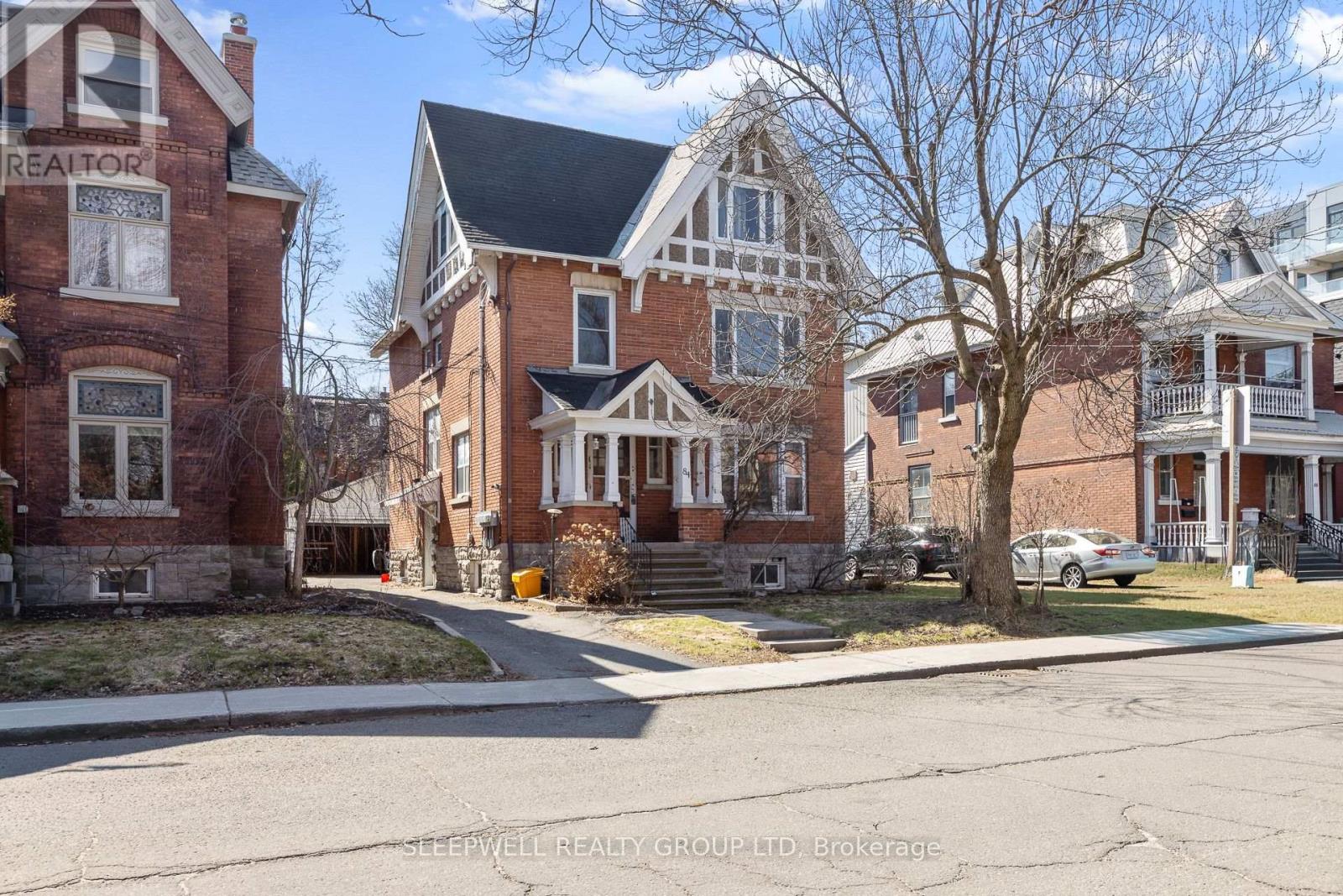 84 Fourth Avenue, Ottawa, Ontario  K1S 2L2 - Photo 2 - X12937508