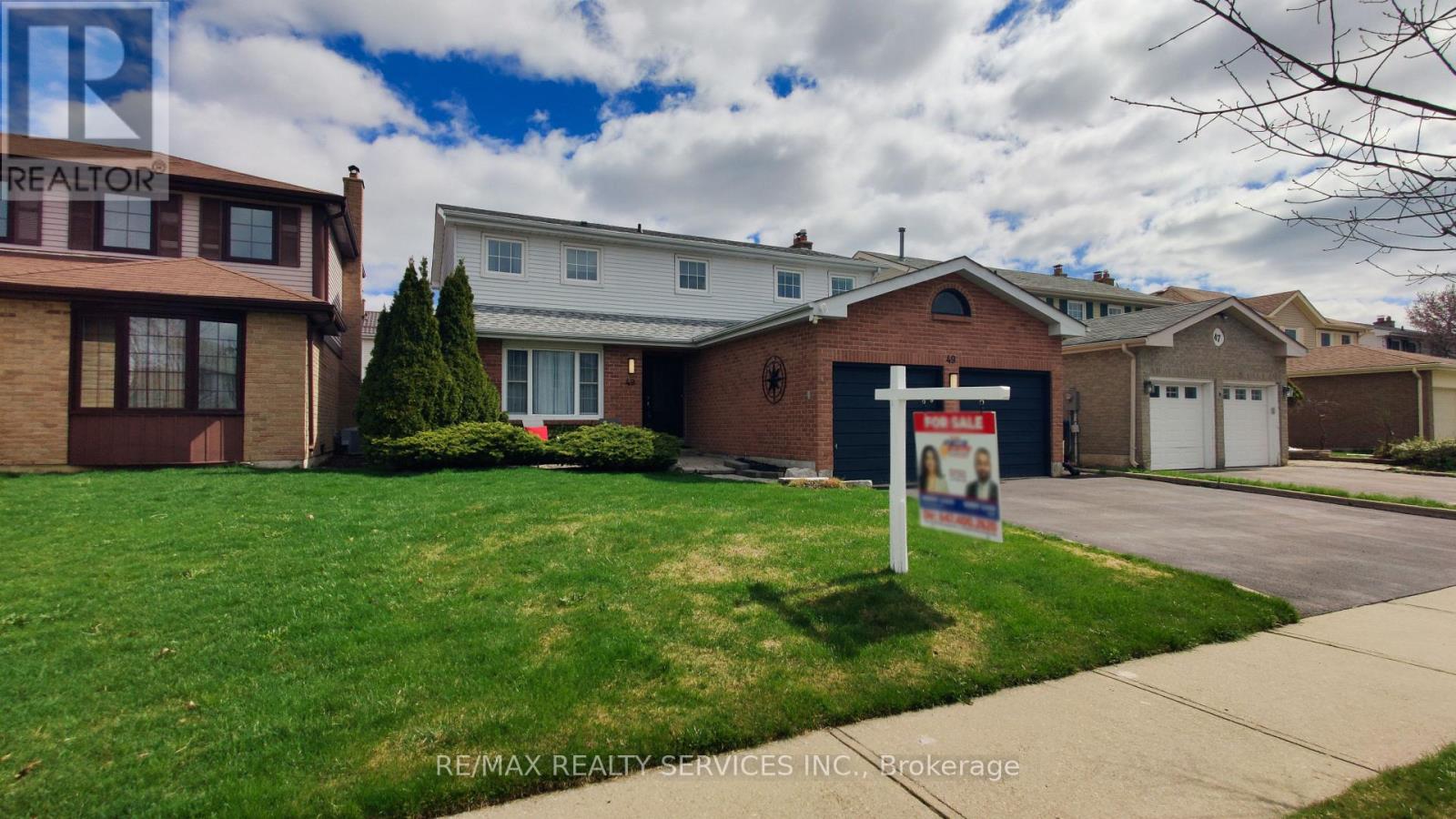 49 Mikado Crescent, Brampton, Ontario  L6S 3R5 - Photo 2 - W12864744