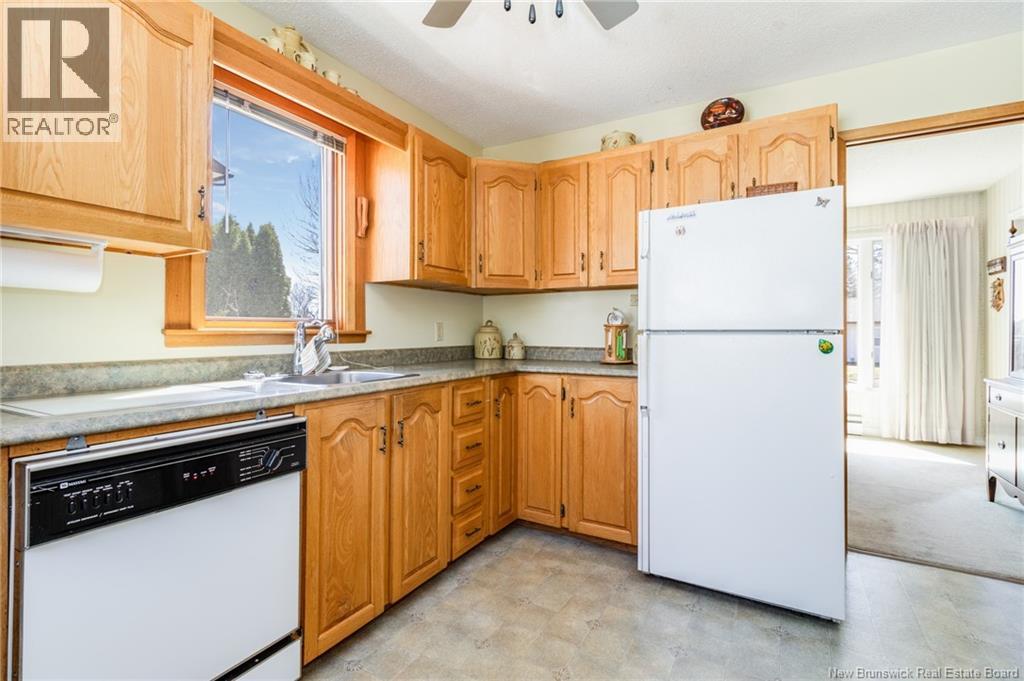 112 Bloor Street, Fredericton, New Brunswick  E3A 2K4 - Photo 9 - NB137720