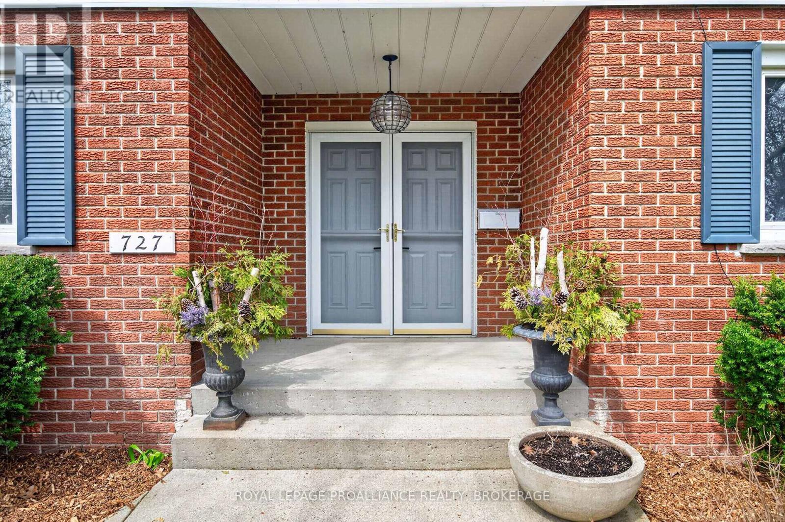 727 Aylmer Crescent, Kingston, Ontario  K7M 6E5 - Photo 2 - X13034058