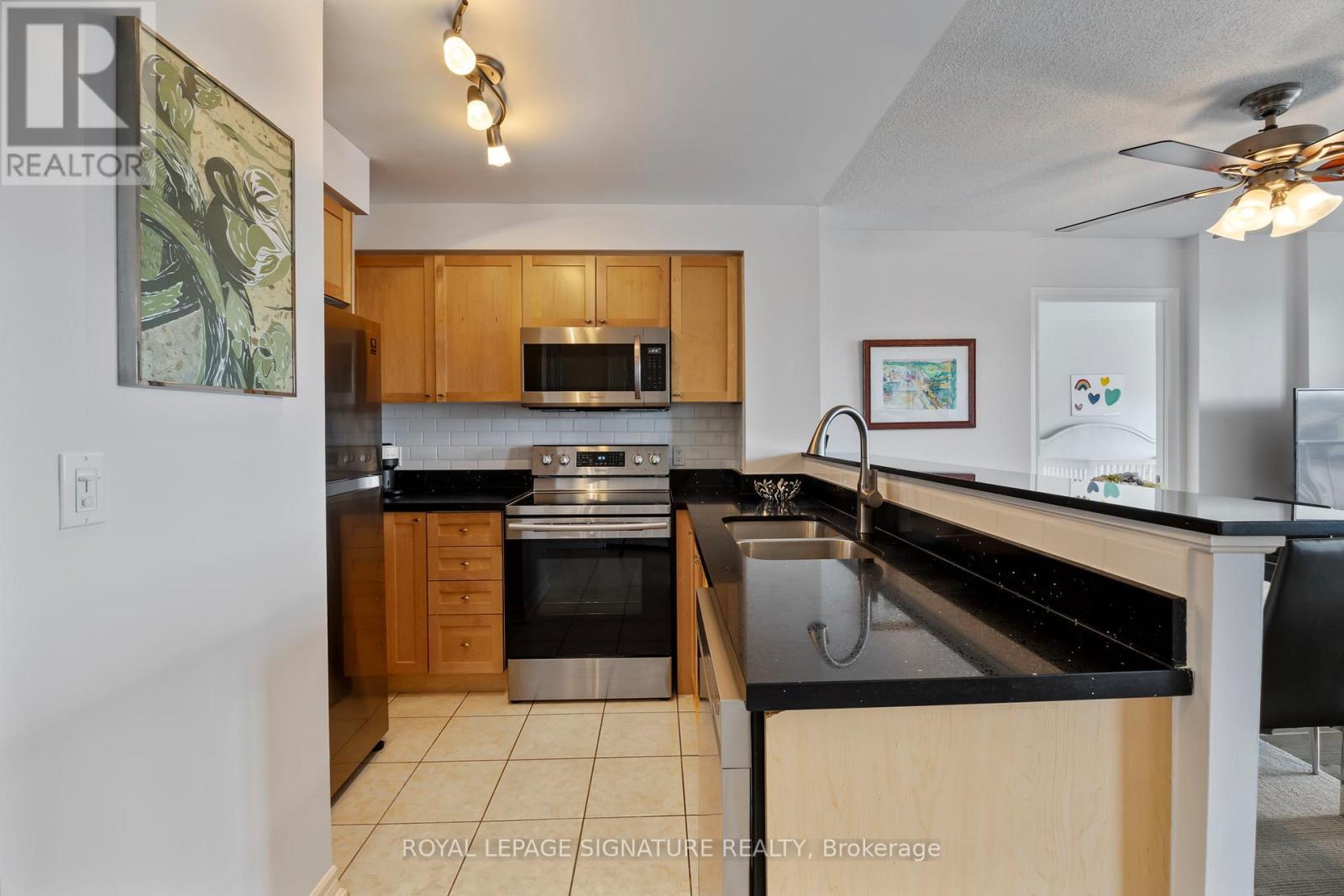 416 - 16 Dallimore Circle, Toronto, Ontario  M3C 4C4 - Photo 10 - C13034160