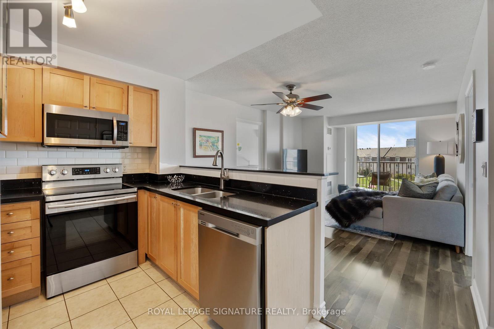 416 - 16 Dallimore Circle, Toronto, Ontario  M3C 4C4 - Photo 9 - C13034160