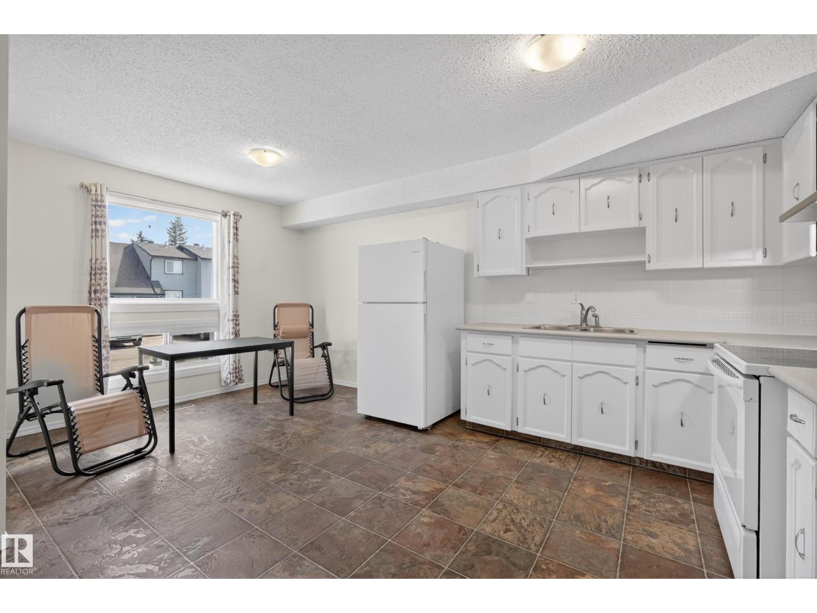 13876 24 St Nw, Edmonton, Alberta  T5Y 1B6 - Photo 16 - E4483690