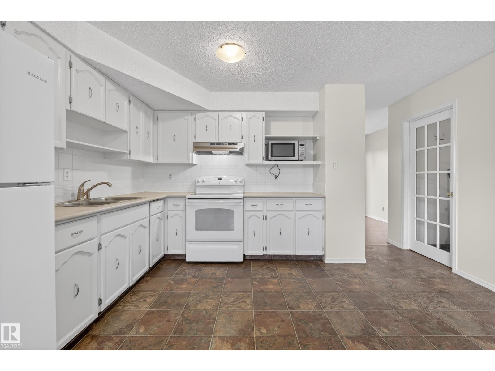 13876 24 St Nw, Edmonton, Alberta  T5Y 1B6 - Photo 17 - E4483690