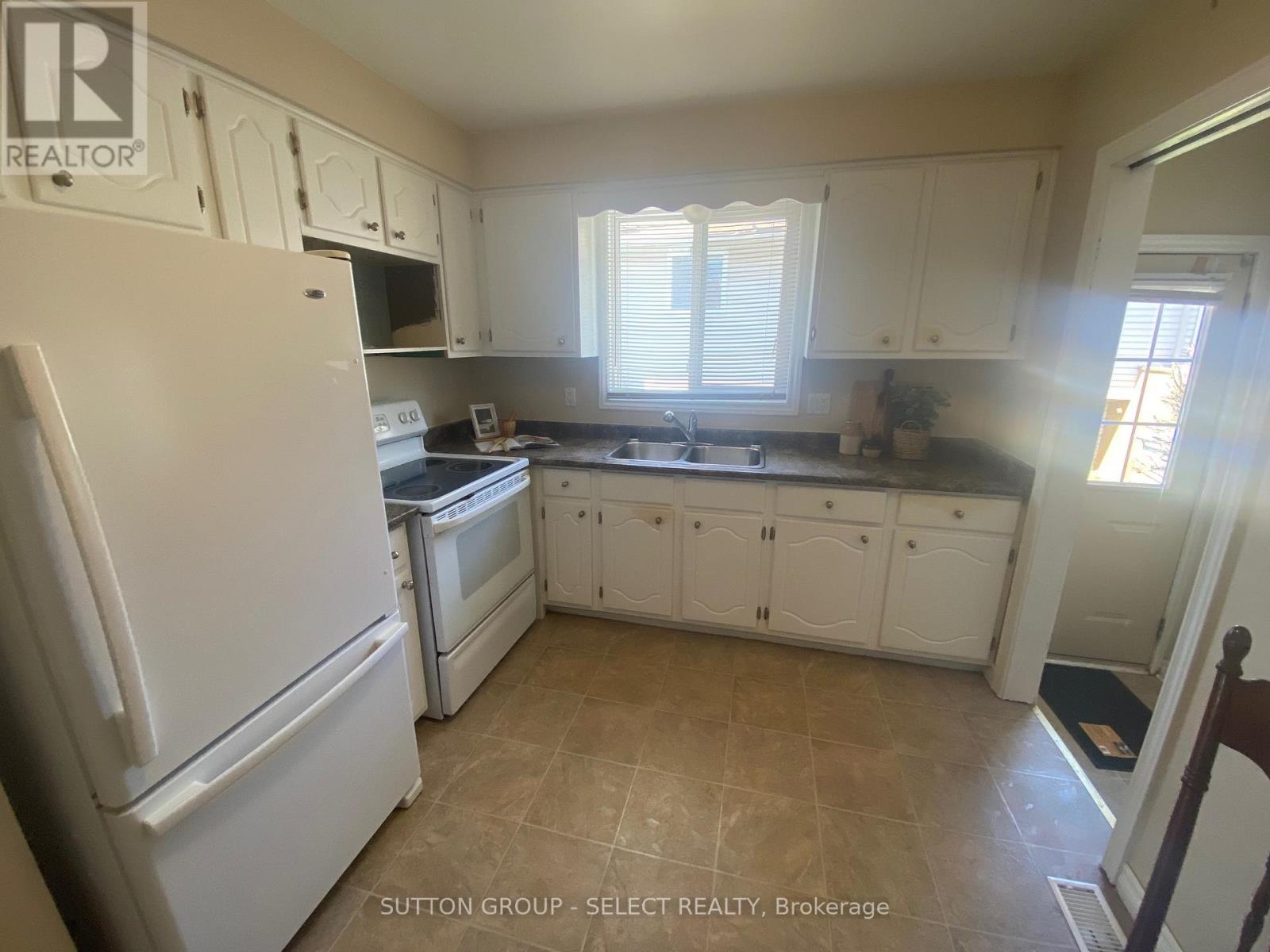 7 Arva Court, Strathroy-Caradoc, Ontario  N7G 3R5 - Photo 10 - X13034126