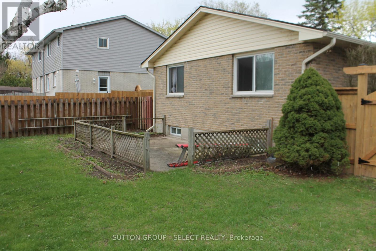 7 Arva Court, Strathroy-Caradoc, Ontario  N7G 3R5 - Photo 4 - X13034126