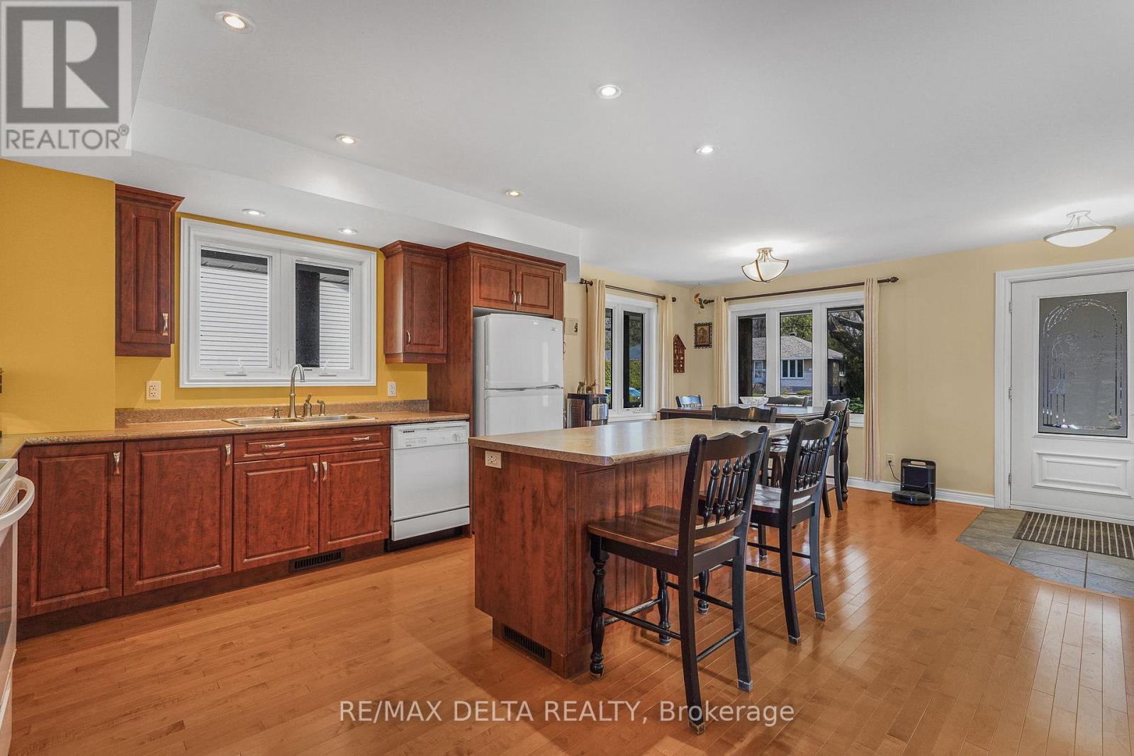 2567 ClÉroux Crescent, Ottawa, Ontario  K1W 1B6 - Photo 12 - X13034090