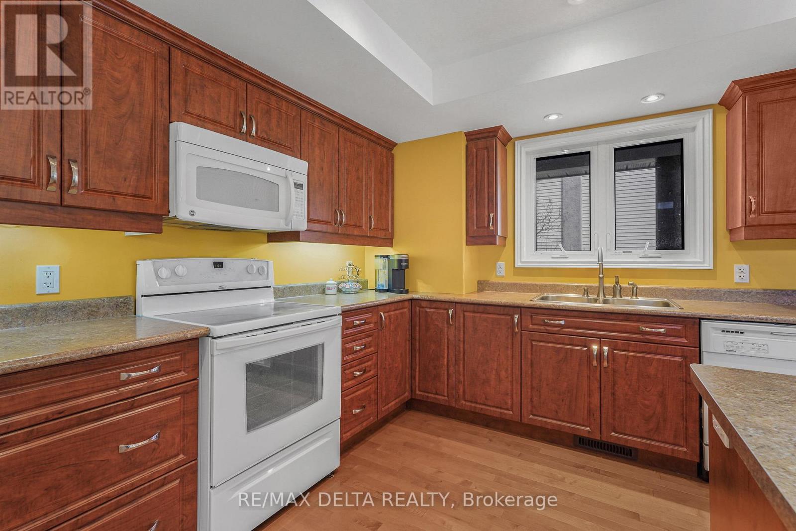 2567 ClÉroux Crescent, Ottawa, Ontario  K1W 1B6 - Photo 13 - X13034090