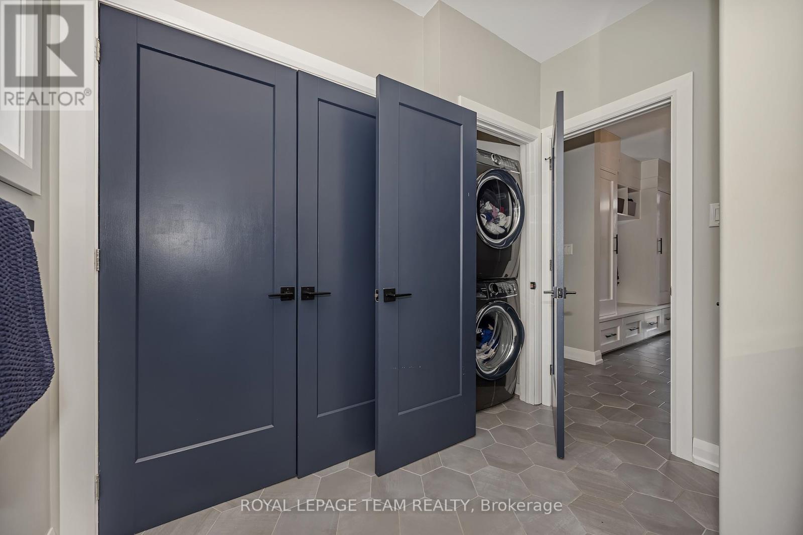 1517 Back Place Avenue, Ottawa, Ontario  K4P 1R3 - Photo 6 - X13034096