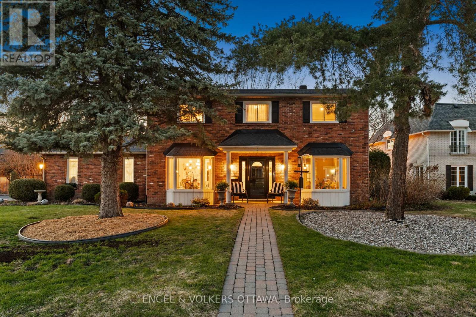 1 ERINLEA COURT, Ottawa, Ontario