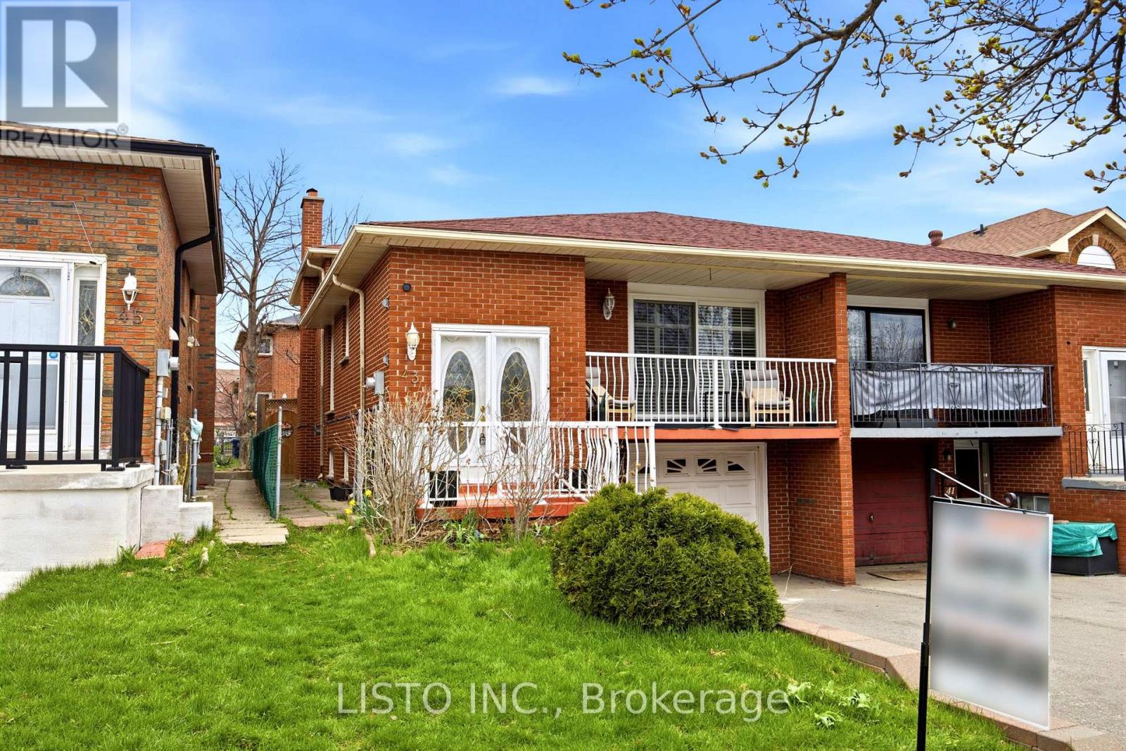 43 ROBBINSTONE DRIVE, Toronto, Ontario