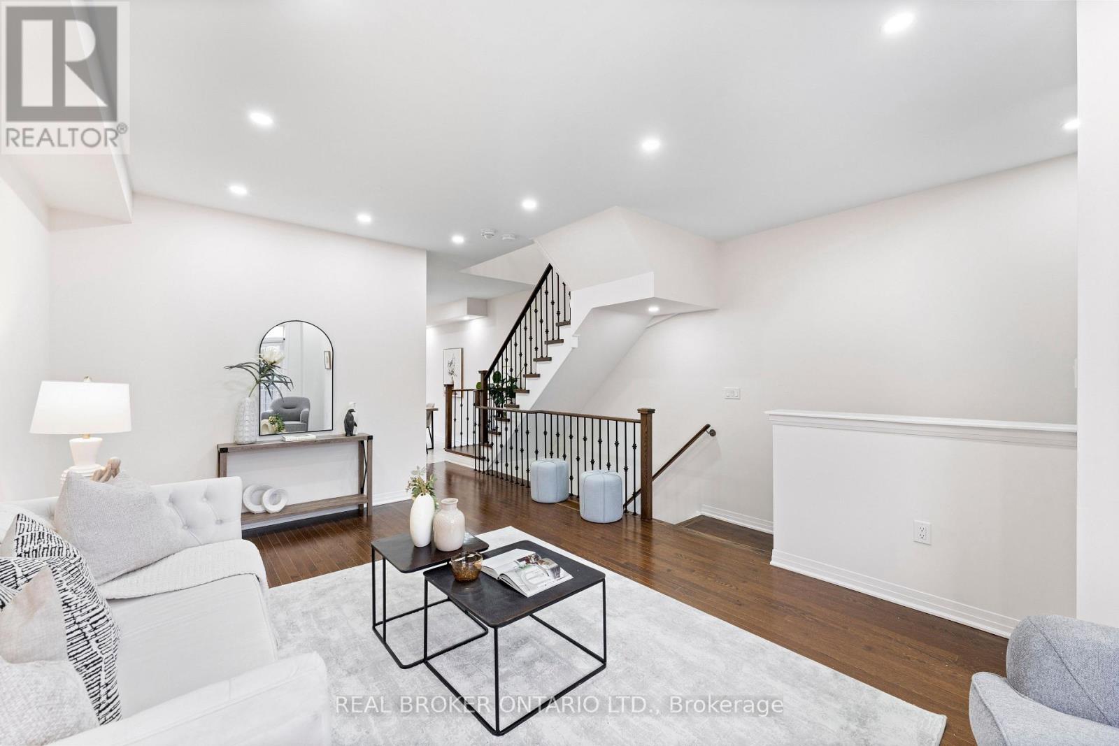 206 London Lane, Ajax, Ontario  L1T 0N5 - Photo 7 - E13004980