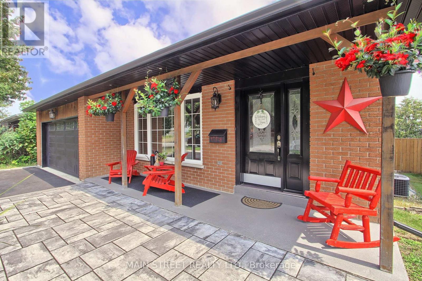 124 Lee Avenue, Bradford West Gwillimbury, Ontario  L3Z 1A9 - Photo 4 - N12687798