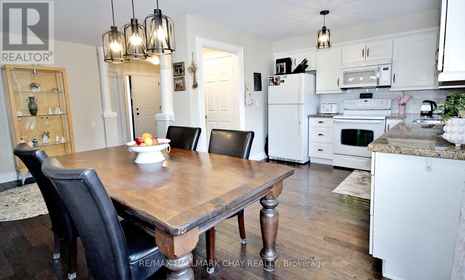 1084 Winnifred Court, Innisfil, Ontario  L9S 2B3 - Photo 13 - N13034086