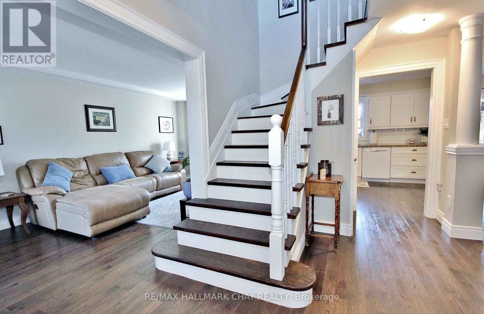 1084 Winnifred Court, Innisfil, Ontario  L9S 2B3 - Photo 18 - N13034086