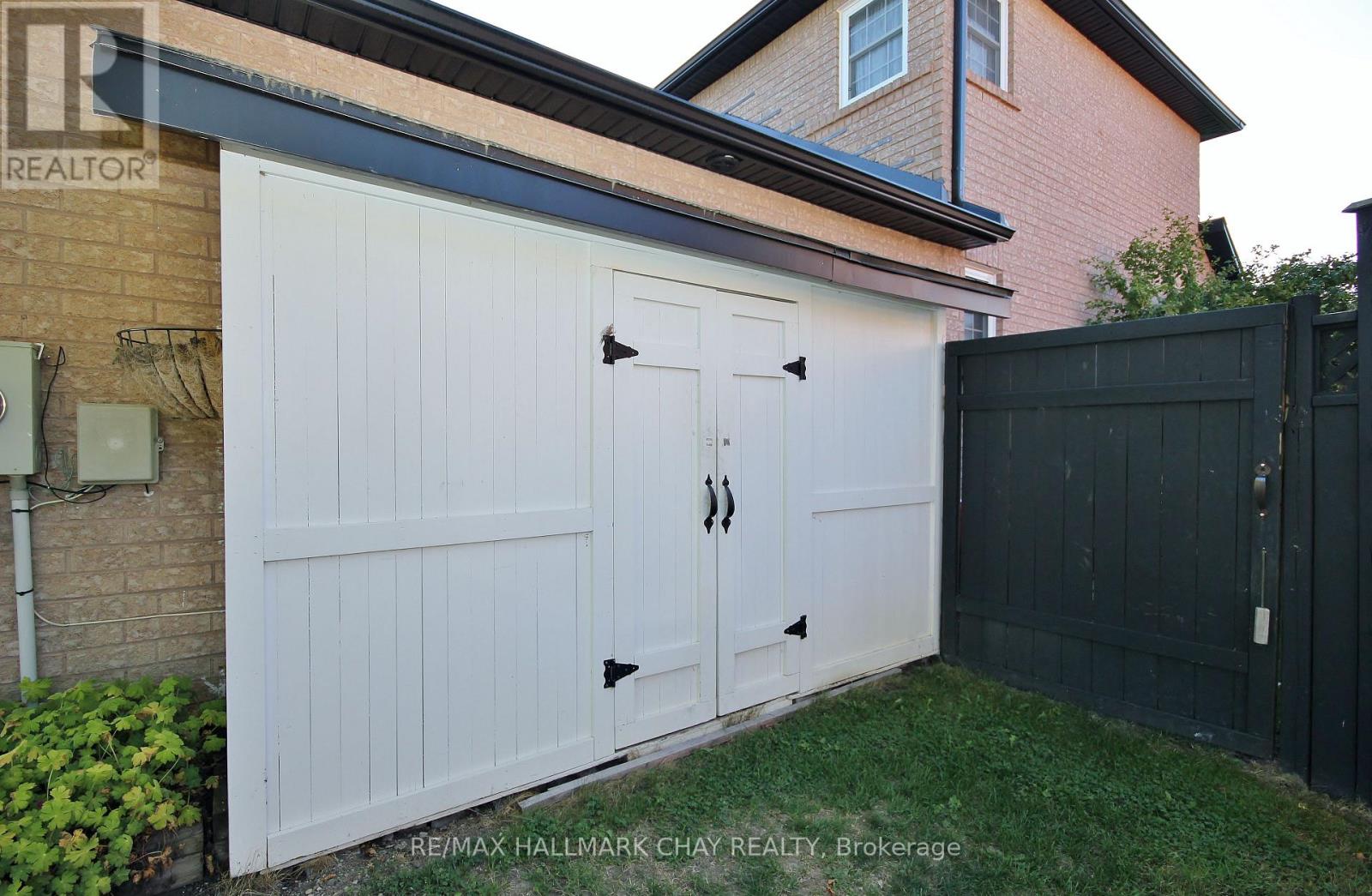 1084 Winnifred Court, Innisfil, Ontario  L9S 2B3 - Photo 36 - N13034086