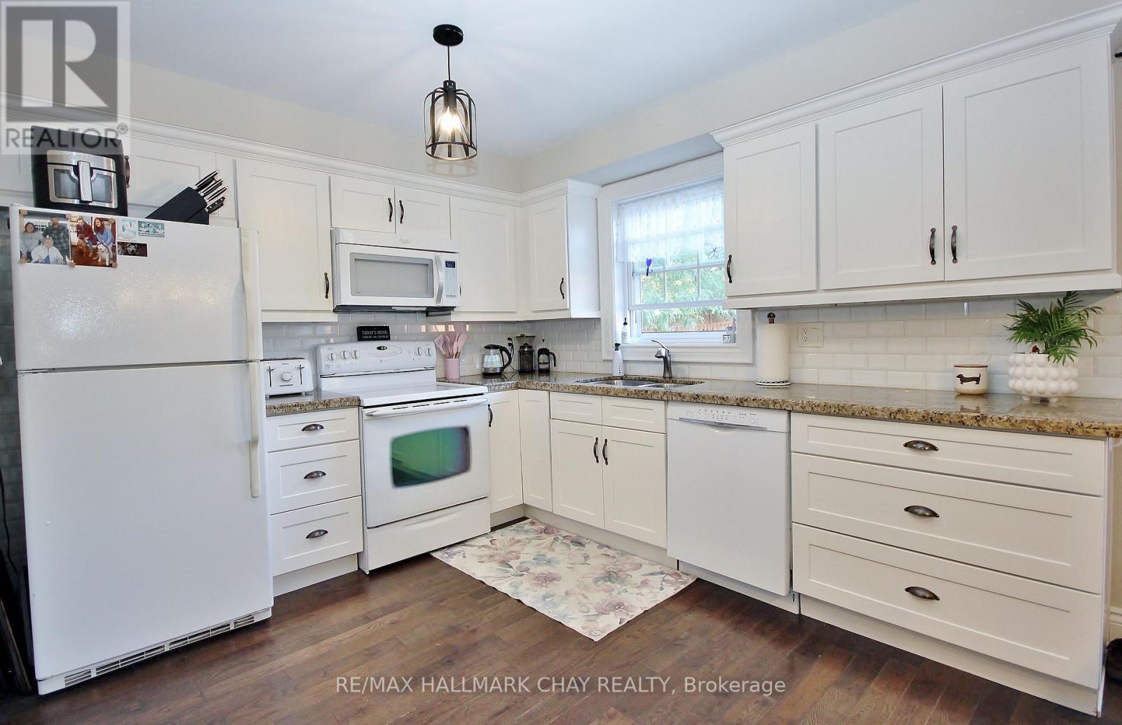 1084 Winnifred Court, Innisfil, Ontario  L9S 2B3 - Photo 9 - N13034086