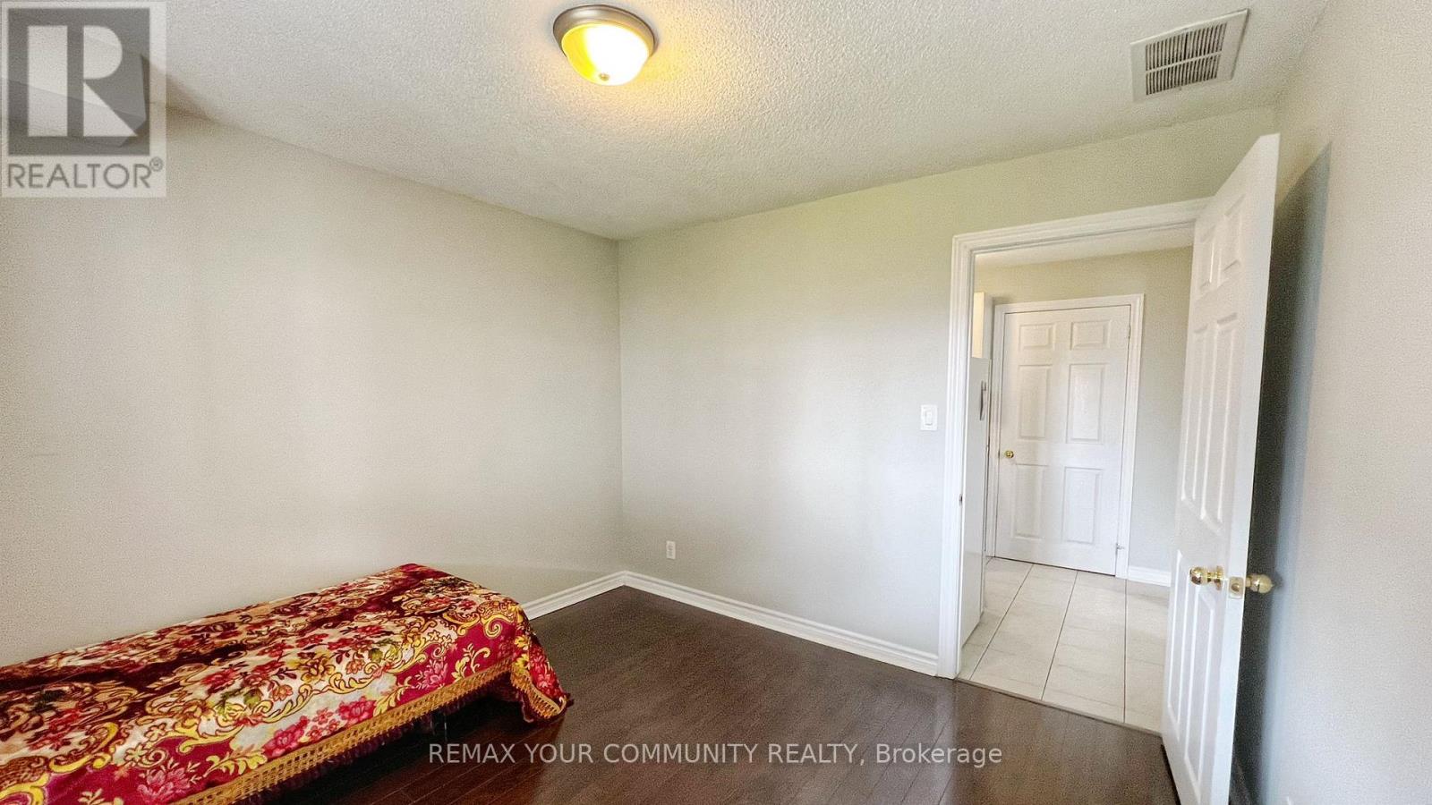 Lower - 6 Veseli Court, Bradford West Gwillimbury, Ontario  L3Z 3C3 - Photo 11 - N13034092