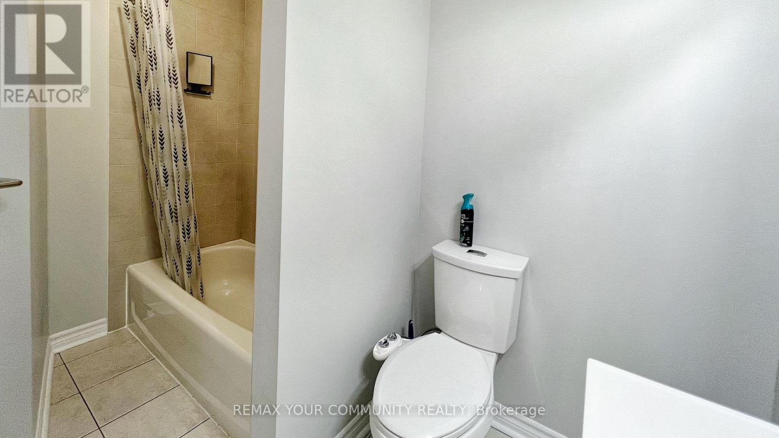 Lower - 6 Veseli Court, Bradford West Gwillimbury, Ontario  L3Z 3C3 - Photo 5 - N13034092