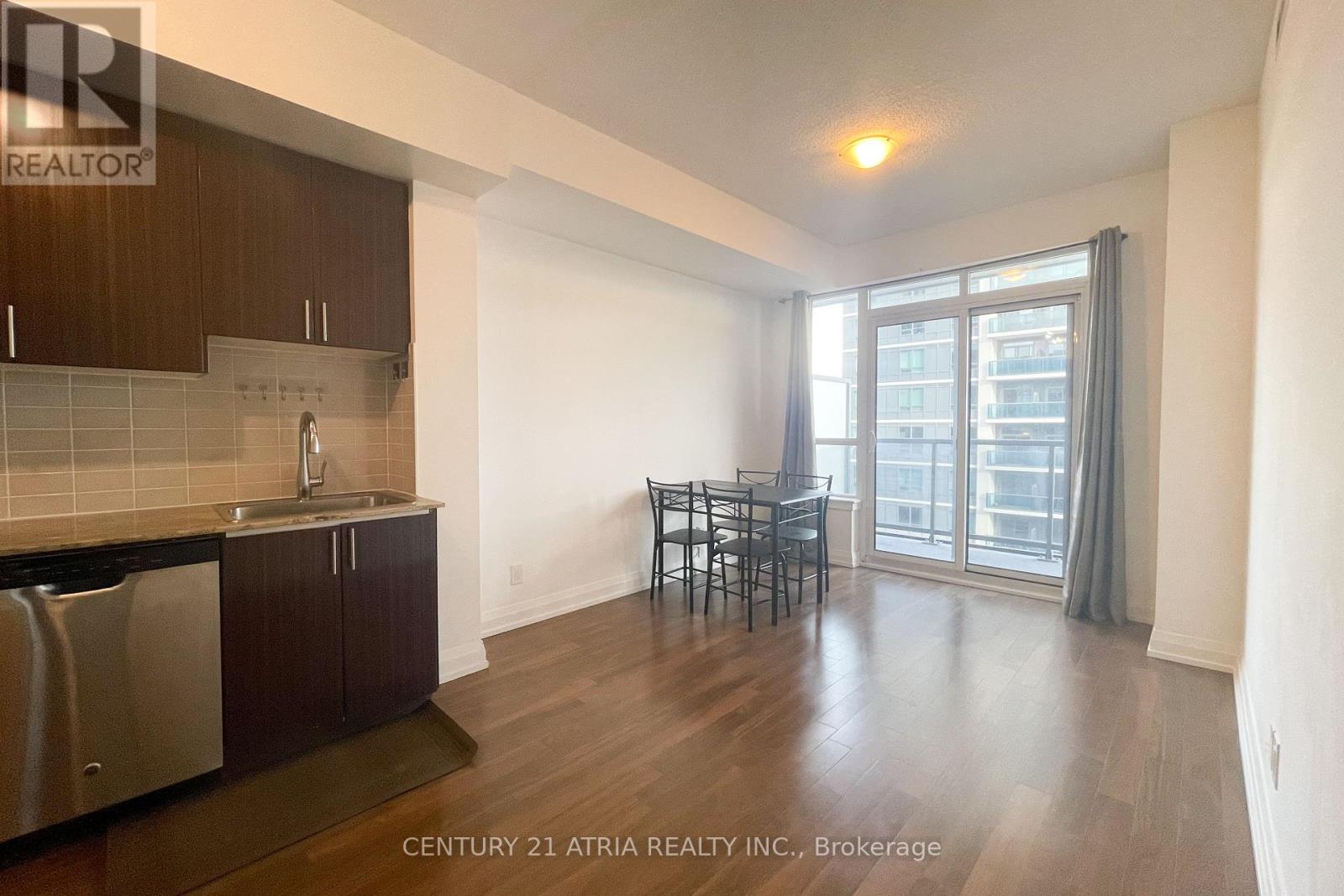 735 - 7161 Yonge Street, Markham, Ontario  L3T 0C8 - Photo 2 - N13034104