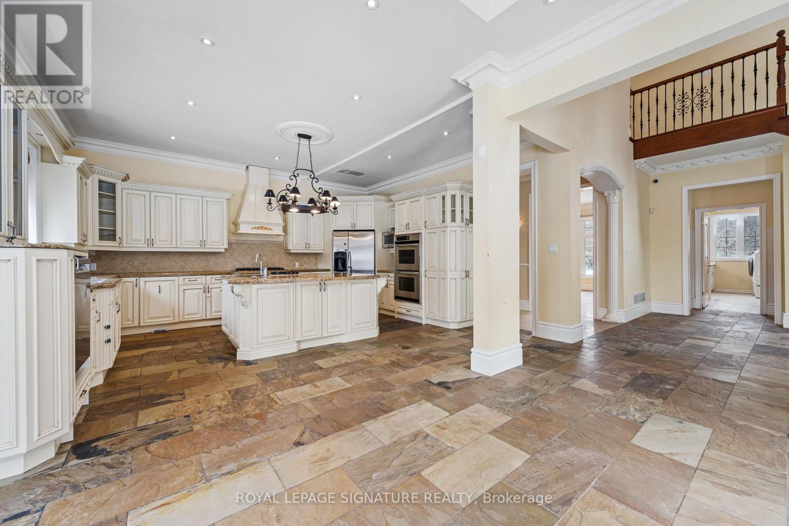 8 Elia Drive, Whitchurch-Stouffville, Ontario  L4A 7X5 - Photo 11 - N13034210