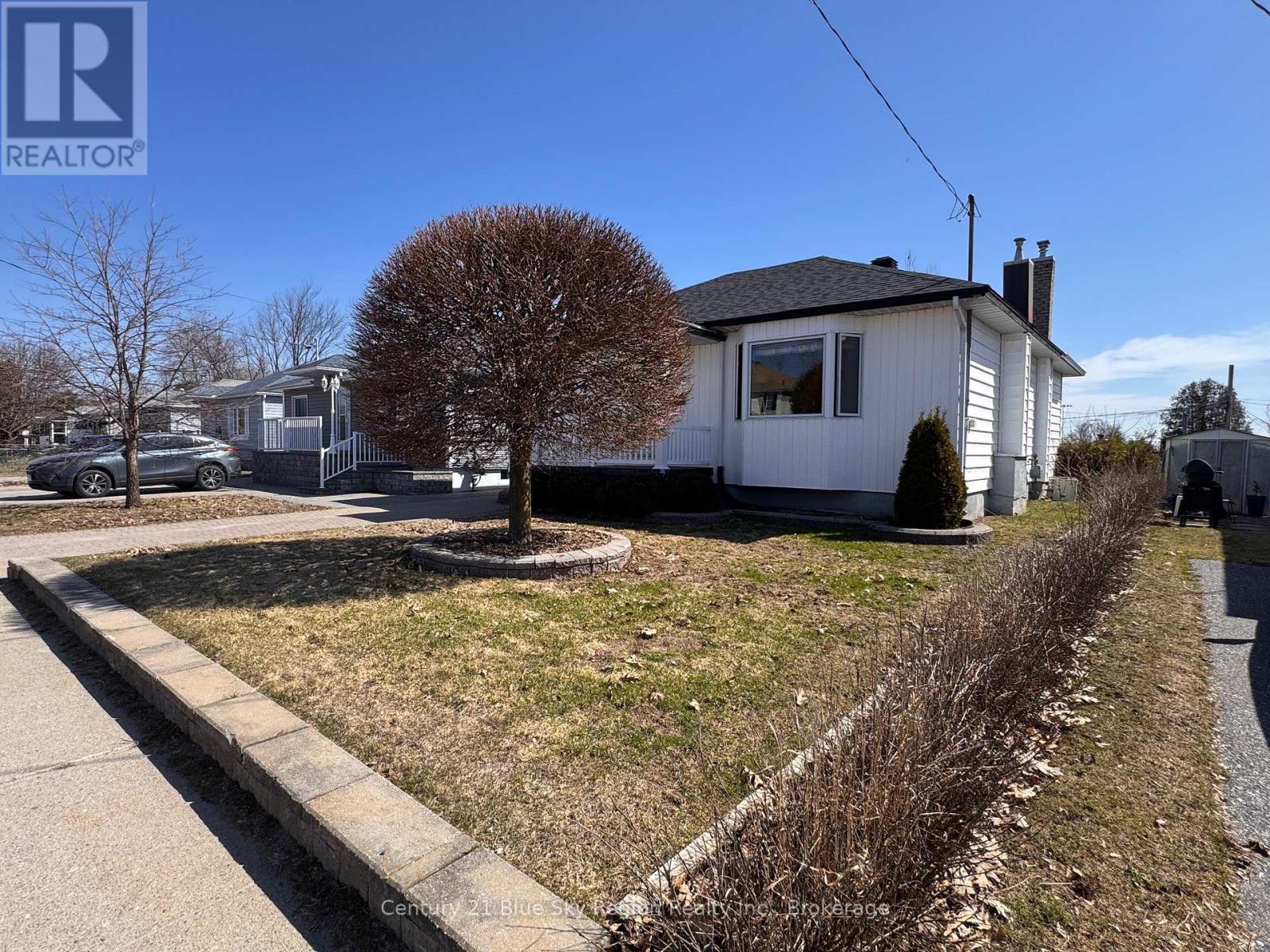 918 Douglas Street, North Bay, Ontario  P1B 5P6 - Photo 2 - X13034110