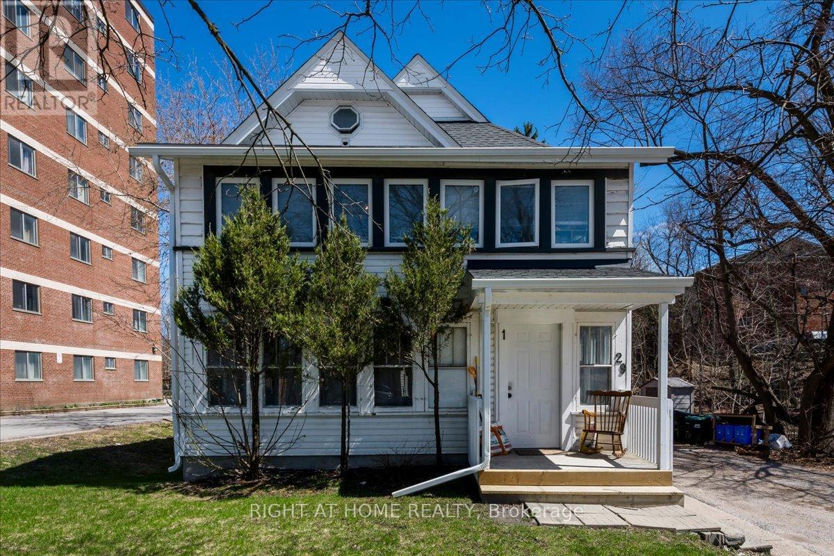 29 PEEL STREET, Barrie, Ontario