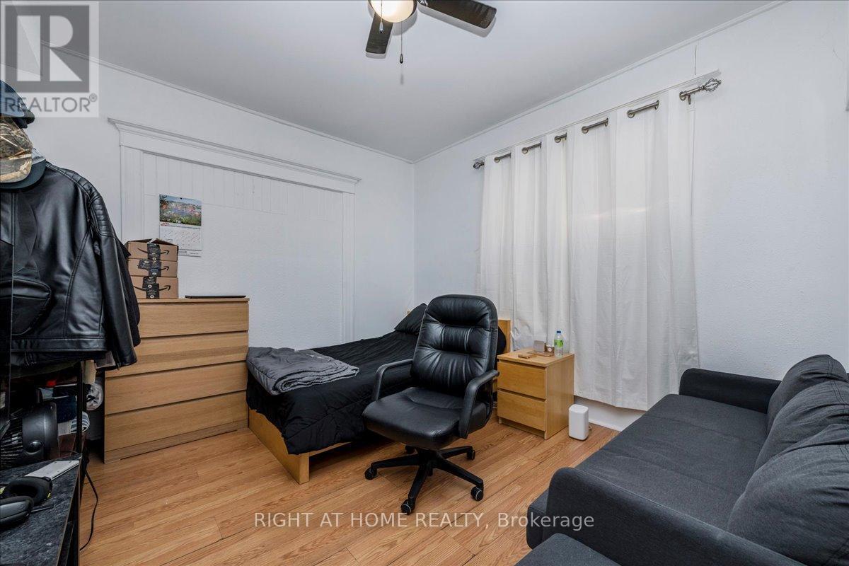 29 Peel Street, Barrie, Ontario  L4M 3K9 - Photo 12 - S13034188