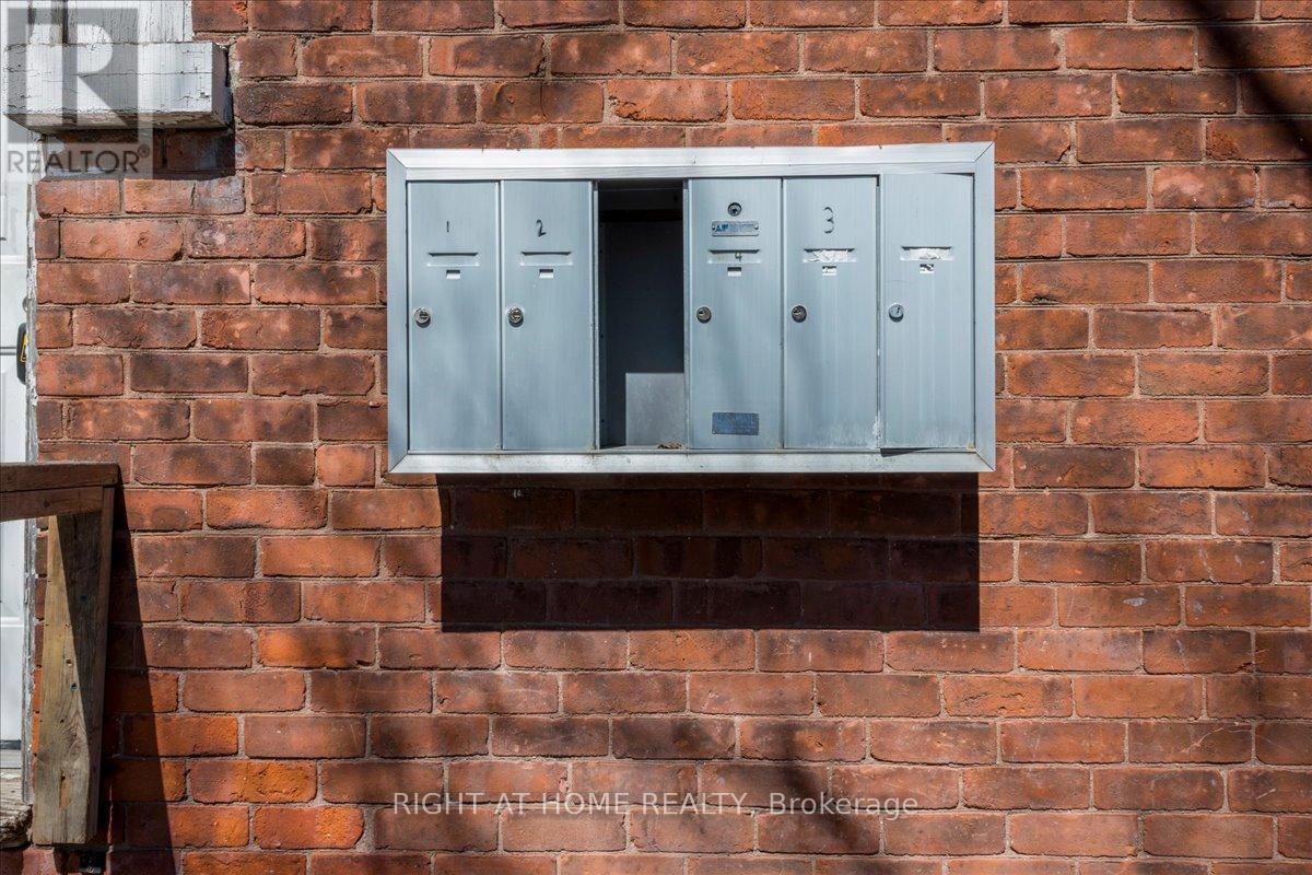 29 Peel Street, Barrie, Ontario  L4M 3K9 - Photo 28 - S13034188